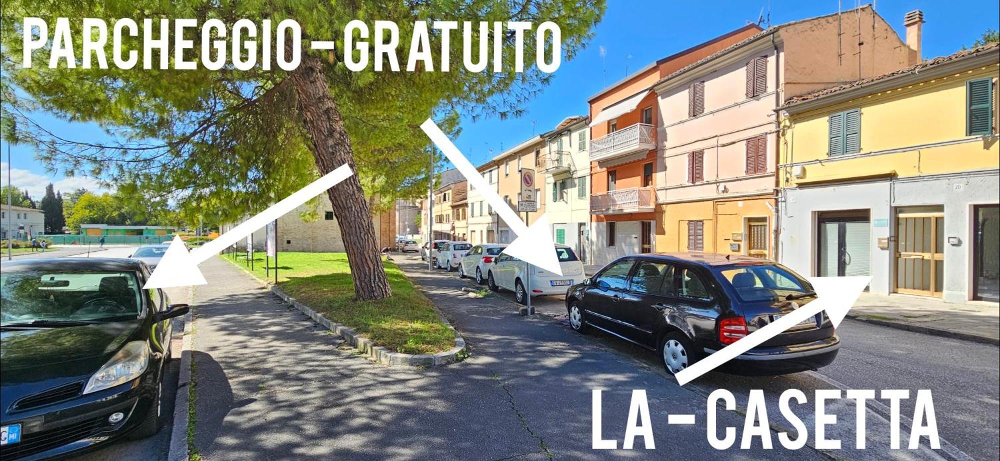 La Casetta Bilocale Centrale Con Terrazza Parkfree Wifi Minipc Ps4 Ac Iesi Luaran gambar